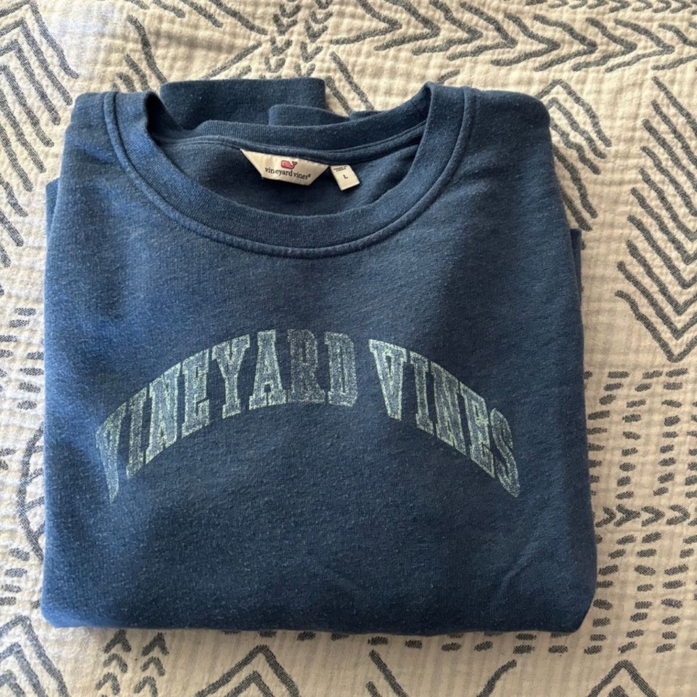 Vineyard Vines Women's Sweatshirt Blue Spell Out Two Tone Logo- LARGE